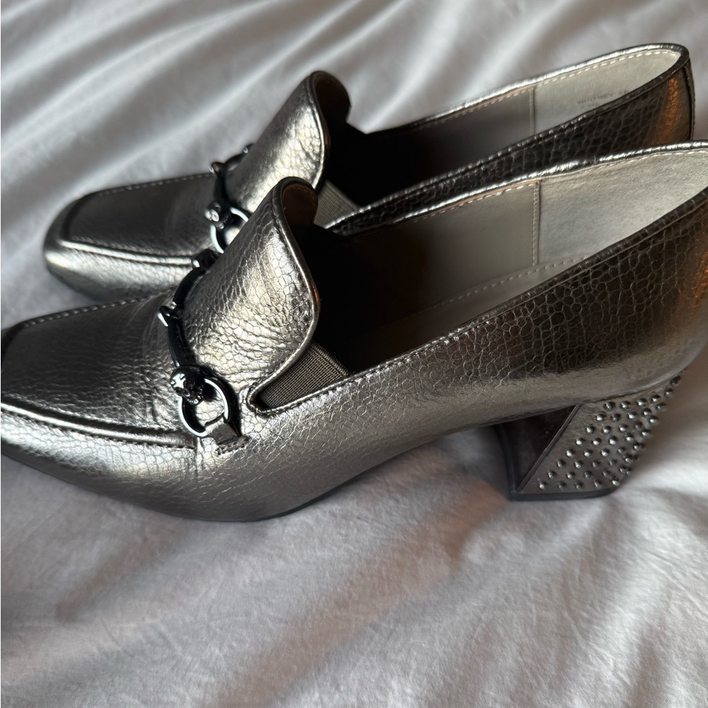 Donald Pliner block heels